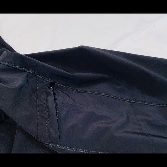 Eddie Bauer black Capri cargos - Picture 5 of 13